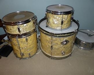 Vintage drum set