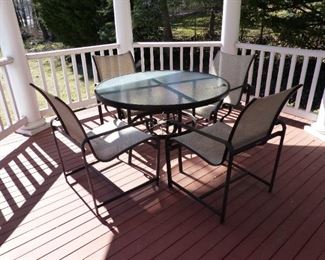 Brown Jordan outdoor table & 4 chairs