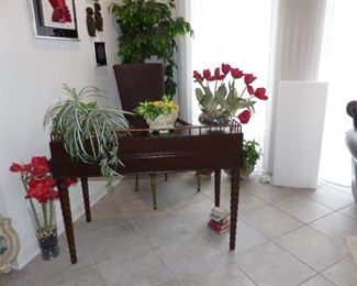 Leather top writing desk
