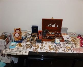 Lots of jewelry