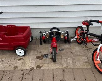 Kids bikes & wagon