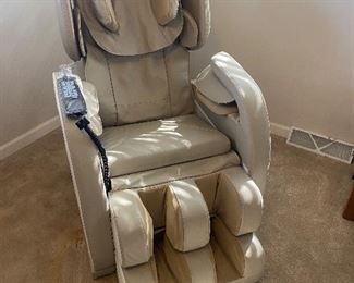Electric reclining massage chair
