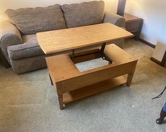 Oak lift, coffee table
