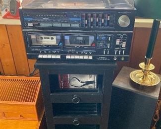 Sanyo one piece stereo with turntable