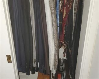 Men's suits & clothing