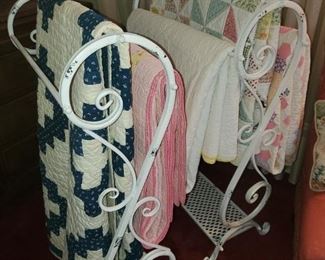 Multiple quilt racks