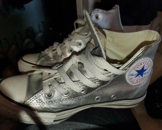 Converse tennis shoes