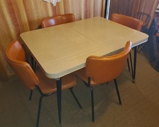 Vintage 50's Chrome Dinette set (6 chairs)