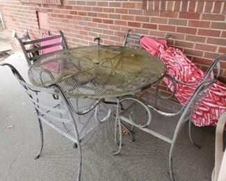 Patio table chairs & umbrella