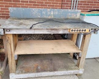 Workbench  With Outlets 