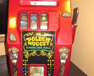 Mills Golden Nugget Nickel Slot Machine Circa 1945 - restored, works! 2 keys 