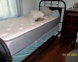 the jewelry chest DOES have the top drawer and opens on the sides also.