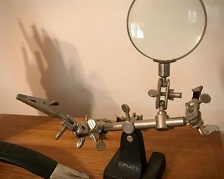 Helping Hands Magnifying Glass 