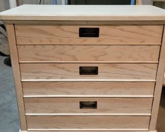 STANLEY BRAND - 3 DRAWER WOODEN DRESSER - EXCELLENT CONDITION - $65 