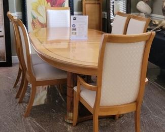 STANLEY BRAND - BEAUTIFUL OBLONG/OVAL - 2 TONE WOOD DINING TABLE W/ LEG BAND ACCENTS & 6 CHAIRS AND 2 LEAVES - Regency Style Birds Eye Maple & Rosewood Inlay Dining Table & Six Chairs 20thC - RETAILS FOR $4,500, OUR PRICE - $900