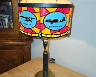 Adjustable airplane table lamp