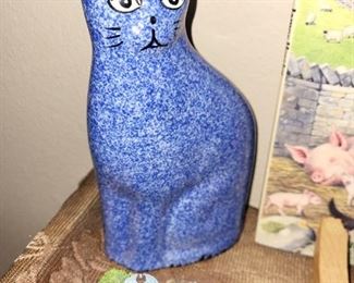 Ceramic kitty