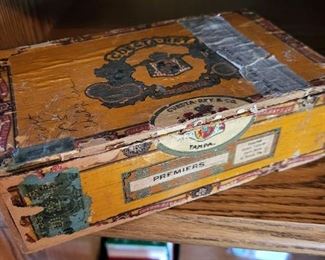 Vintage wooden Cuesta-Rey cigar box
