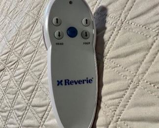 Queen  Reverie Sleep System - Adjustable bed - like new!
