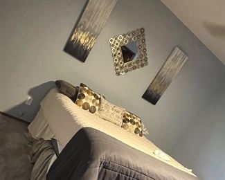 Queen  Reverie Sleep System - Adjustable bed - like new!