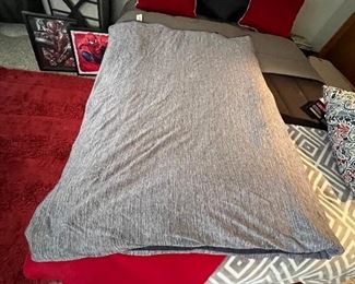 Twin weighted blanket