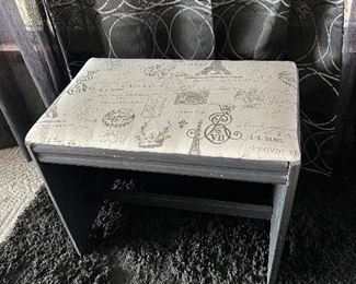 Paris print bench