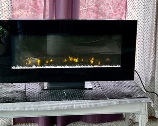 Foyer Electric fireplace