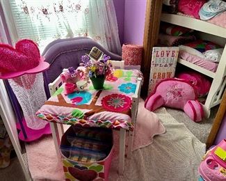 Little Girl's Room Decor - table and chairs