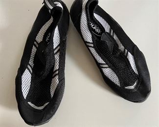 Womens shoes - size 6.5 to 8
