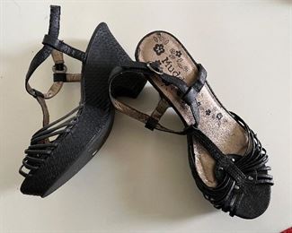 Womens shoes - size 6.5 to 8