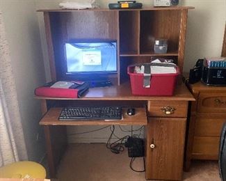 Gateway computer w desk