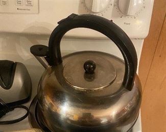 Tea kettle 