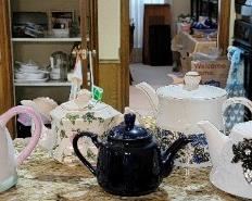 Tea pots and cup saucer sets