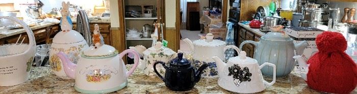 Tea pots and cup saucer sets