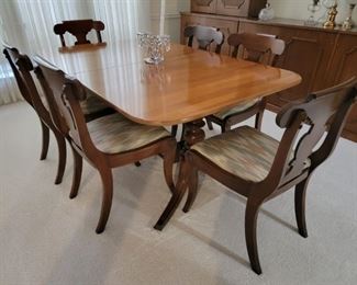 Retro table with leaves and 6 chairs