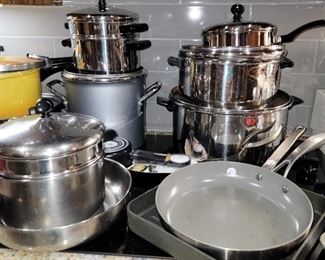 Pots and pans - clean: gently used to new
