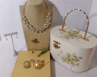 Vintage accessories 