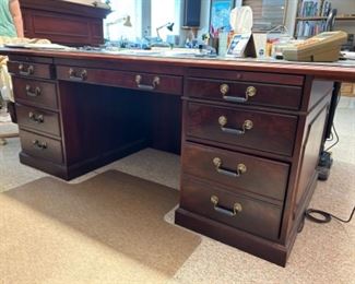 Gorgeous executive desk