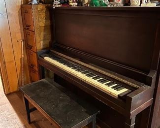 Vintage Story & Clark piano