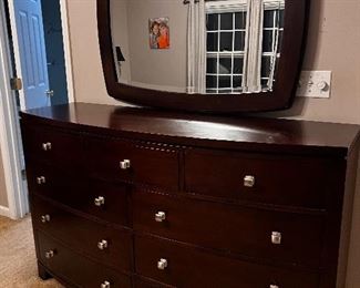 9 drawer dresser & mirror
Solid wood (heavy)
$350
OBO