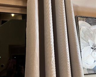 Linen look blackout curtains (2)
$25
OBO