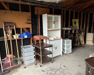 Cabinet
Storage box be
Lawn tools