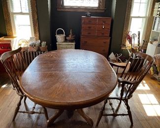 Dining room table & 2 chairs $25