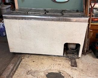 Vintage Ice Cream Freezer in working order