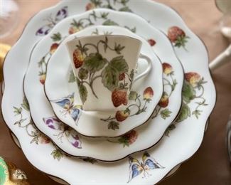 Coalport dishes - Strawberry - 5pc place setting 