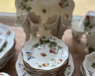 Coalport dishes - Strawberry - 5pc place setting 