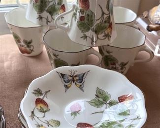 Coalport dishes - Strawberry - 5pc place setting 
