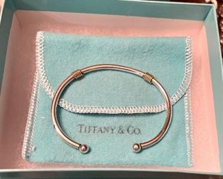 50% OFF   Sterling Tiffany bracelet w/bag and box 