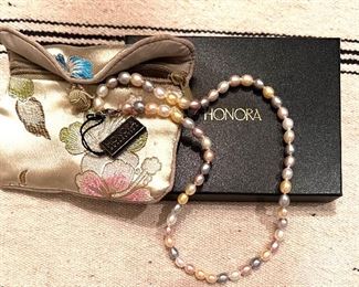 New Honora multicolored fresh water pearl necklace w//bag and box 