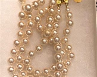 Vtg. Carolee Faux pearl necklace 